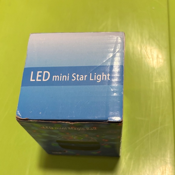 LED Mini Magic Ball - Picture 2 of 5